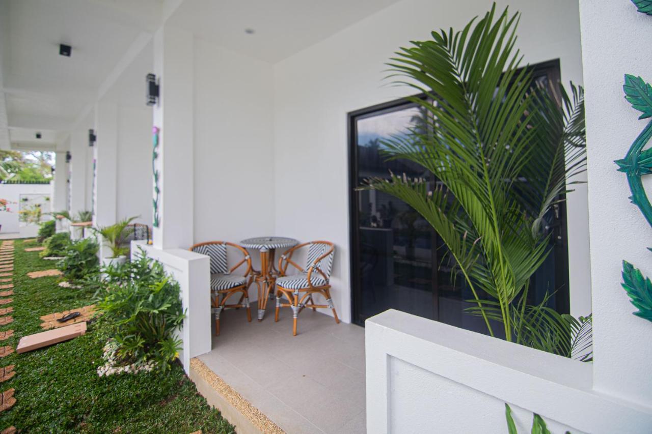 Thistle Inn Panglao City Exterior foto